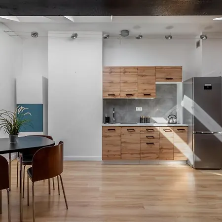 Close-golden Waw - Old Town - Marcinkowskiego #5 *